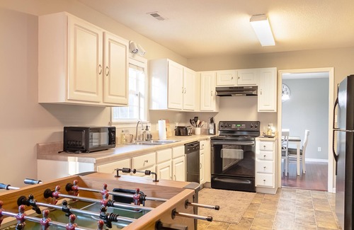 Piney Green Casa | FAMILY FUN HOUSE MINUTES FROM BASE GATES