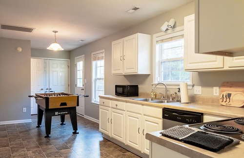 Piney Green Casa | FAMILY FUN HOUSE MINUTES FROM BASE GATES