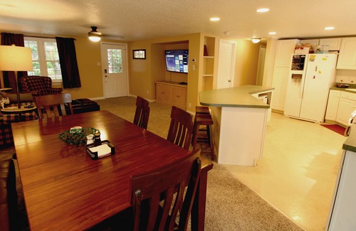 Wildwood Point Casa | Family Fun on the Lake! 4 Bed, 3 Bath with Great Outdoor Kitchen.