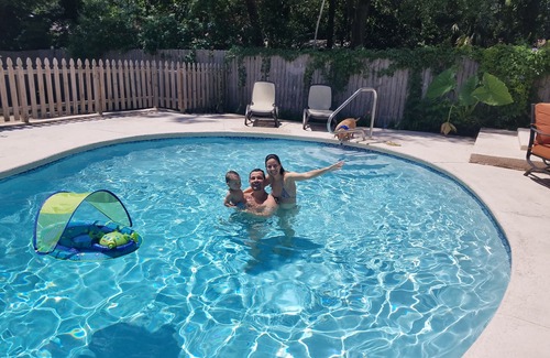 Arlington Casa | Family fun pool house with game room