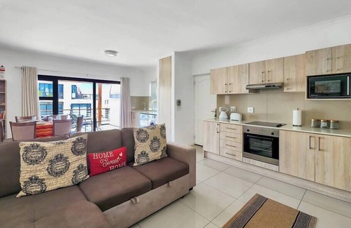 Big Bay Apartamento | Family fun-sea,sand,surf- Secure-pool, balcony