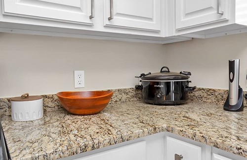 Willis Casa | Family Get Away-Lake Conroe Pool & Big Yard With King Bed