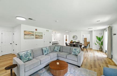 Winston - Salem Casa | Family Getaway 9BR Open-Concept Retreat home