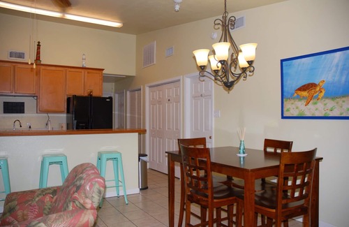 Rockport Casa | * Escapada familiar / Playa y compras Menos de 2 millas / Capacidad para 8/2 baños *