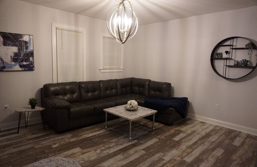 Salisbury Casa | Family Getaway- Beautiful & spacious 4 Bdrm Historic Home with a modern touch!