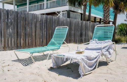 Gulf Shores Casa | Family Getaway! Blue Bungalow w Pool! 4min Walk to Beach!