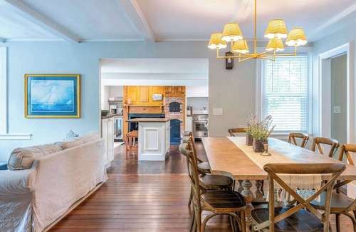 Portsmouth Casa | Family Getaway Bridal gathering Retreat 13