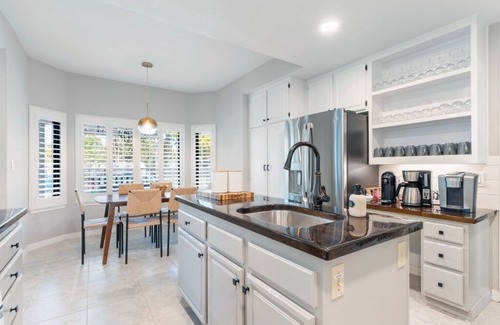 Felicita Casa | Family Getaway: Game Room/MiniGolf/Pool/ HotTub!