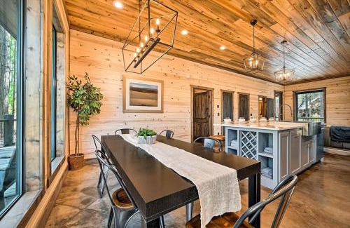 Hochatown Chalet De Esquí | Family Getaway, Hot Tub, Firepit!