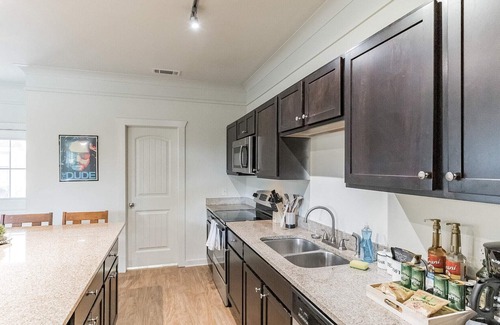 San Marcos Casa | Family Getaway in San Marcos + Sleeps 12!