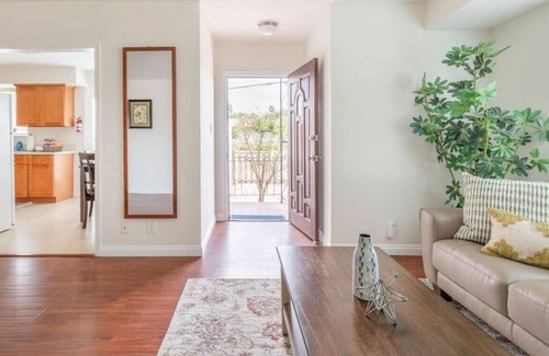 Covina Casa | Family Getaway in the Heart of LA: Explore the city by day, and relax in this 3-bedroom haven by night. King bed, streaming options, and central location await.