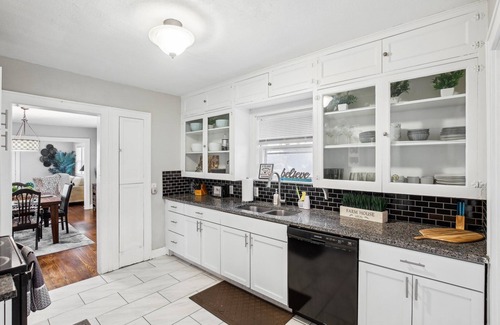 Kansas City Casa | Family & Group Friendly Home - Spacious, Comfy, & Fully Equipped