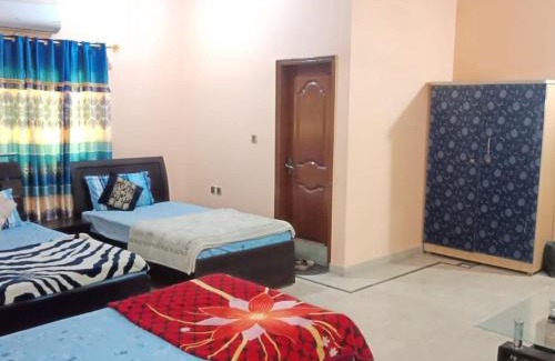 Gulshan-e-Iqbal Casa | Family Guest House in Gulshan-e-iqbal , block-10