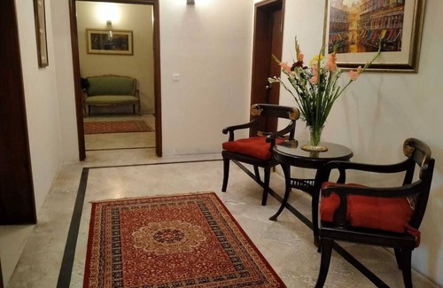 Gulberg Casa | Family Gulberg Guest House