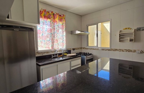 Maranduba Casa | Family house - Suites with air conditioning, swimming pool and barbecue, 250m from Sapê beach.