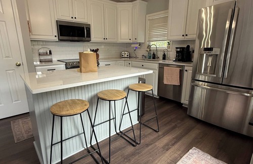 Troutville Casa | Family hiking w Pets, EV Charger+Peloton and Treadmill