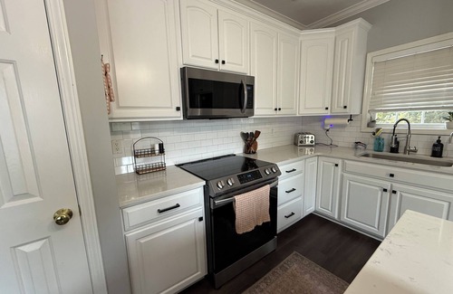 Troutville Casa | Family hiking w Pets, EV Charger+Peloton and Treadmill