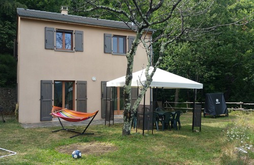 Saint-Frezal-de-Ventalon Casa | Casa familiar en Cévennes - Le Chareiral