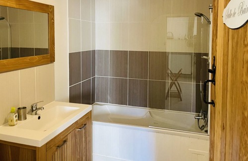 Nabinaud Cabaña | Family Holiday Hamlet - Piscinas climatizadas, golf, tenis, guardería, a 10 minutos de la playa!