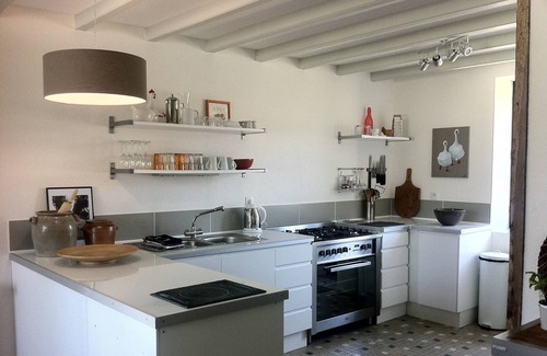 Aubeterre-sur-Dronne Cabaña | Family Holiday Hamlet en la antigua propiedad de Cognac: piscina climatizada, golf, tenis, a 10 minutos en coche de la playa.