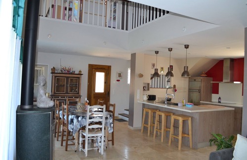Puget Villa | Villa familiar con jardín y piscina privada.