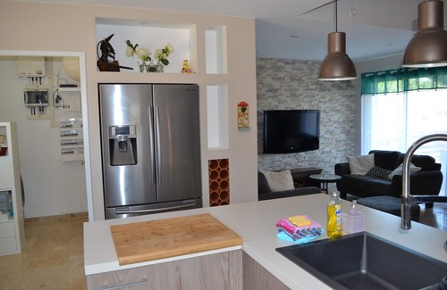 Puget Villa | Villa familiar con jardín y piscina privada.