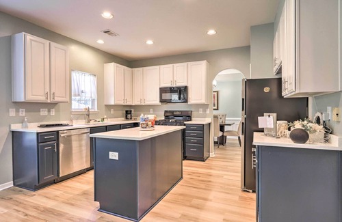 Stockbridge Casa | ¡NUEVO! Casa familiar, 23Mi a DWTN Atlanta y acuario
