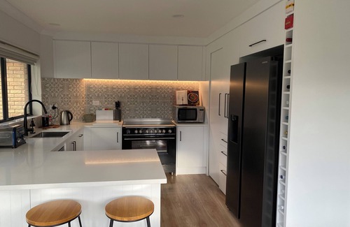 Papamoa Beach Casa | Family home 400m from beach