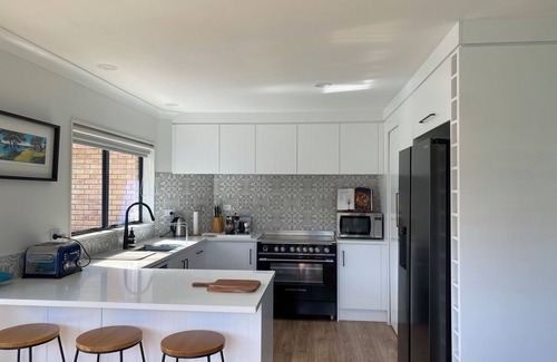 Papamoa Beach Casa | Family home 400m from beach