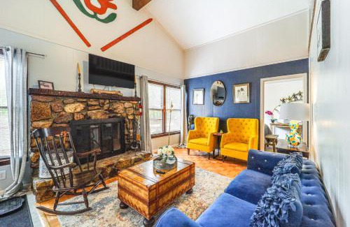 Charter Hills Casa | Family Home about 2 Mi to Beech Mountain Ski Resort!