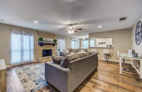 Heritage Casa | Family home: Close to Seaworld w/ Pool & Game Room