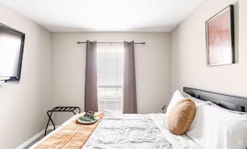 Southeast Arlington Casa | Family Home close to AT&T Stadium w Game Room and Large Patio