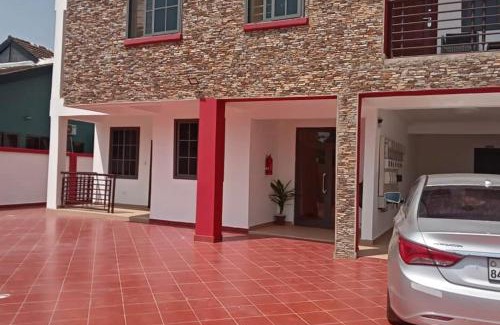 Teshie Apartamento | Family Home Court