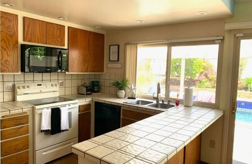 Clairemont Mesa East Casa | Family home in Clairemont with Pool - close to everything!