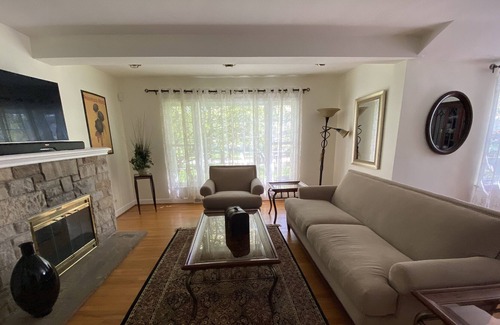 Flossmoor Casa | Family Home in Flossmoor on the Golf Course