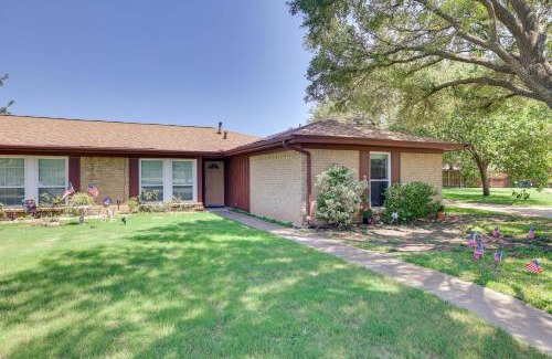 Fort Worth Casa | Family Home in Fort Worth Pets Welcome!