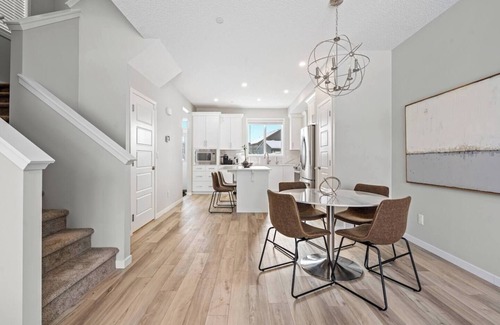 Calgary Casa | Family Home in Livingston 4 Bed, 3.5 Bath