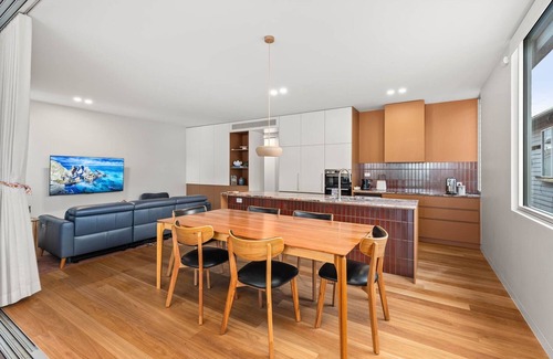 Mayfield Casa | Family Home in Mayfield with Stylish Interior