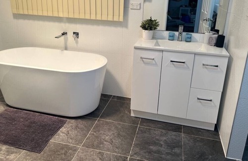 Biggera Waters Casa | Family home in runaway bay