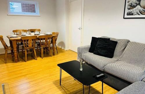 Pentwyn Casa | Family Home in Residential Neighbourhood