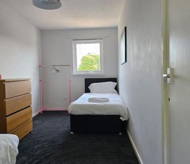 Pentwyn Casa | Family Home in Residential Neighbourhood