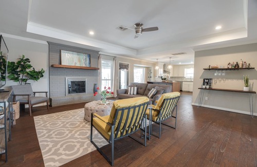 Oklahoma City Casa | Family Home in The Greens Golf Course Community