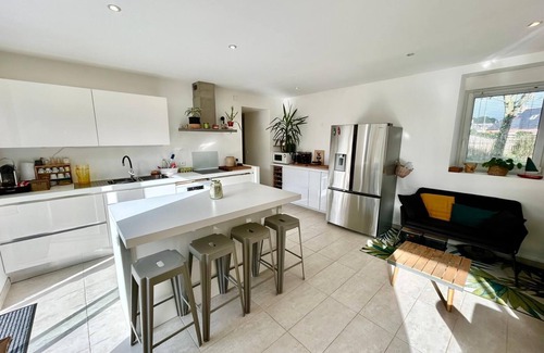 Plomeur Casa | Family home in the heart of the village La Torche