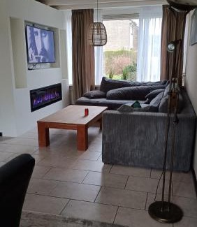 Municipality of Halderberge Casa | Family home near the city center!