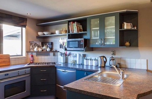 Arrowtown Casa | Family Home on Inverness - in the heart of Arrowtown!