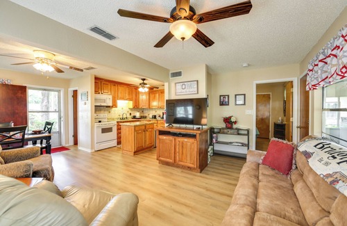 Chico Casa | Family Home on Lake Bridgeport: Pets Welcome!