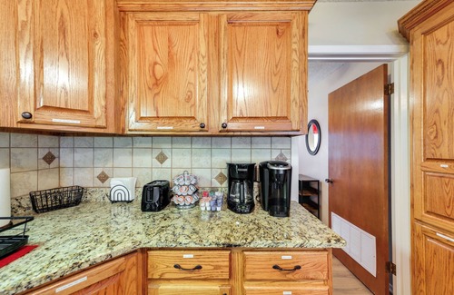 Chico Casa | Family Home on Lake Bridgeport: Pets Welcome!