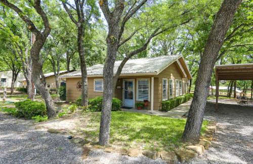 Chico Casa | Family Home on Lake Bridgeport Pets Welcome!