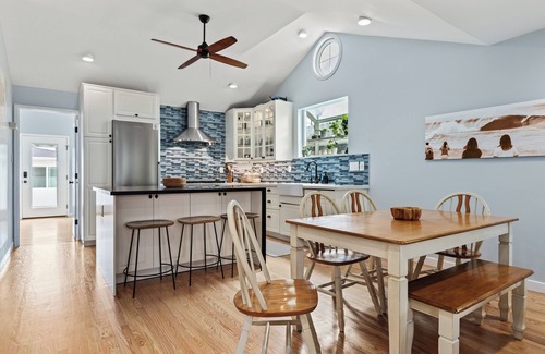 Zaferia Casa | Family Home w/Dedicated Workspace and EV Charger