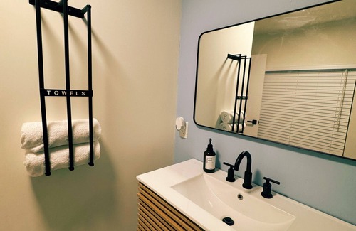 Homestead Casa | Family home w/hot tub Close to the keys, Everglades and Miami Metro Zoo